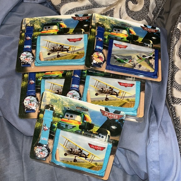 Disney Planes watch & wallet NIB 🖤 PRICE IS FIRM AS IT IS ALREADY A GREAT DEAL - Picture 3 of 3